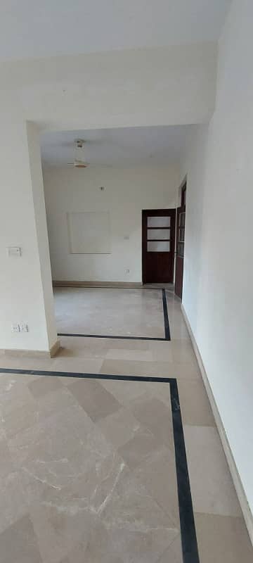 INDEPENDENT UPPER PORTION AVAILABLE FOR RENT IN BANIGALA 3