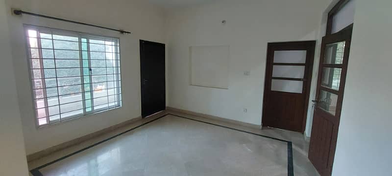 INDEPENDENT UPPER PORTION AVAILABLE FOR RENT IN BANIGALA 5