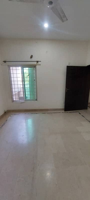 INDEPENDENT UPPER PORTION AVAILABLE FOR RENT IN BANIGALA 8