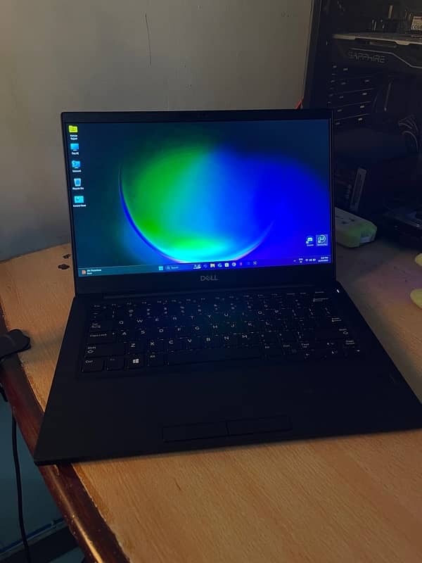 Dell Latitude 7390 i7 8th Gen | Touchscreen l Face ID | Fingerprint 8