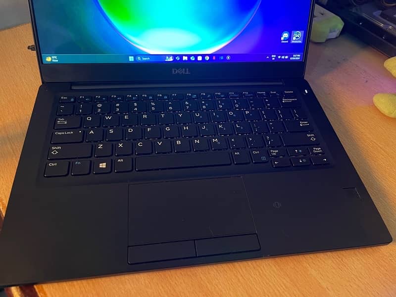 Dell Latitude 7390 i7 8th Gen | Touchscreen l Face ID | Fingerprint 9