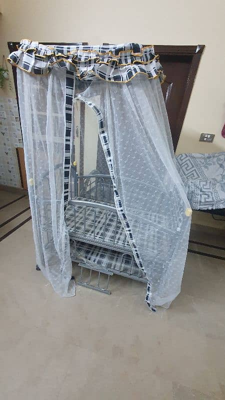 BLACK WHITE PRINT METAL COT  Baby 0