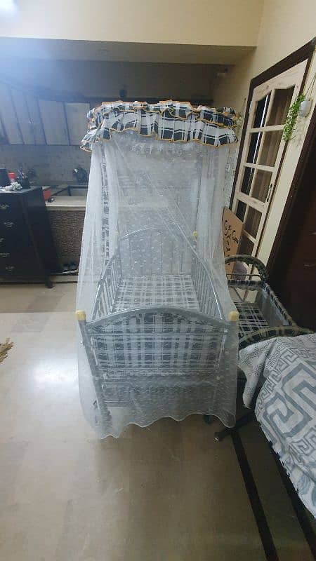 BLACK WHITE PRINT METAL COT  Baby 2