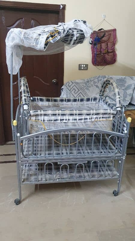 BLACK WHITE PRINT METAL COT  Baby 7