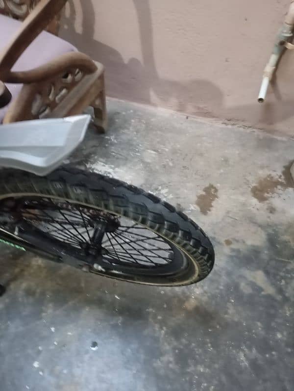 tyre tube bilkul Sahi silver ki hai 1