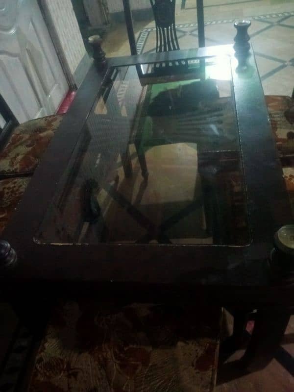 table with chairs for sale 0