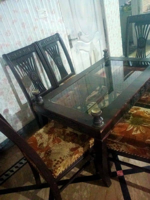 table with chairs for sale 4