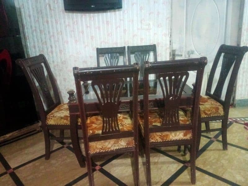 table with chairs for sale 7