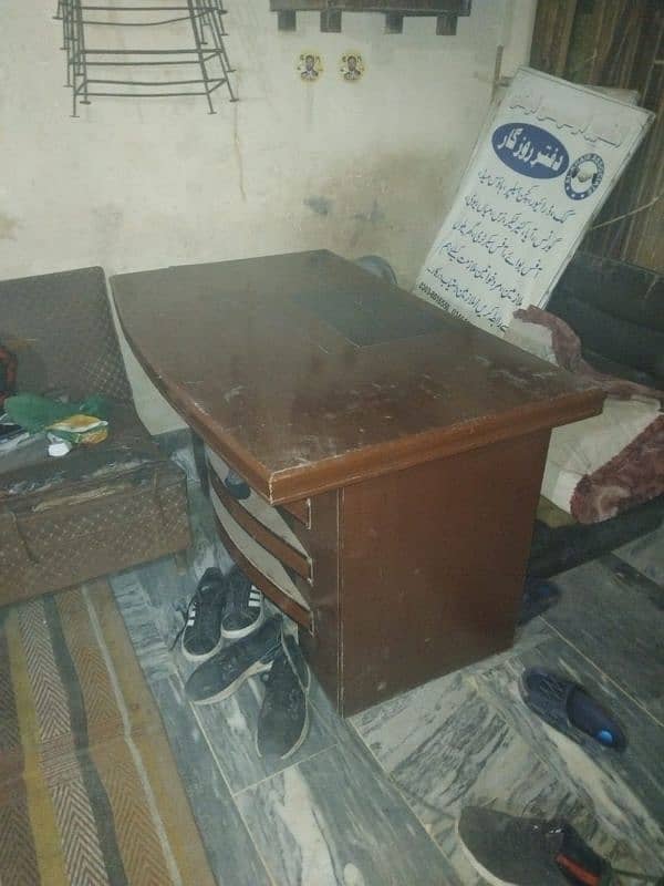 ak office table for sale good condition 1