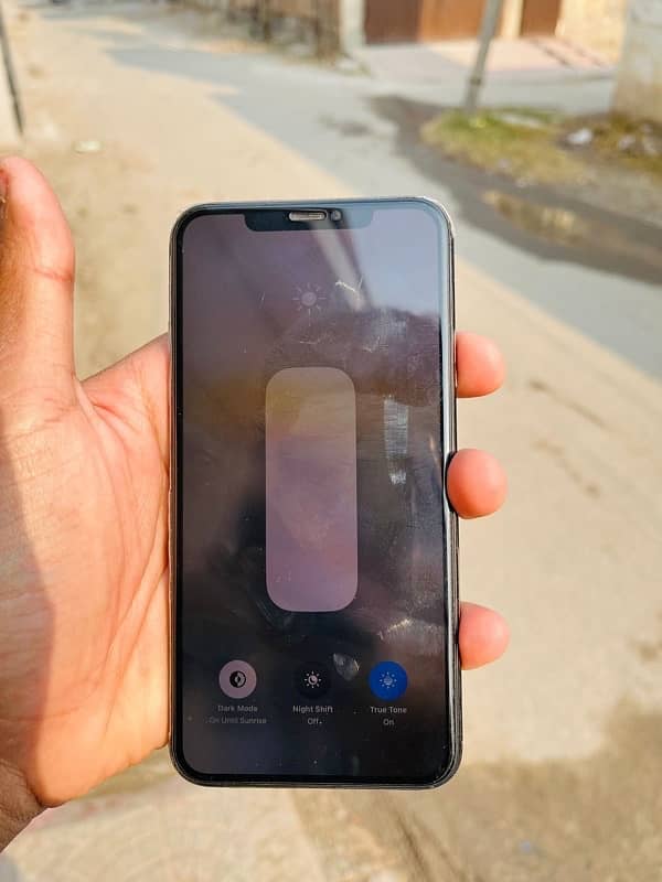 Iphone 11 pro max | space Grey| lush condition| urgent sale 2