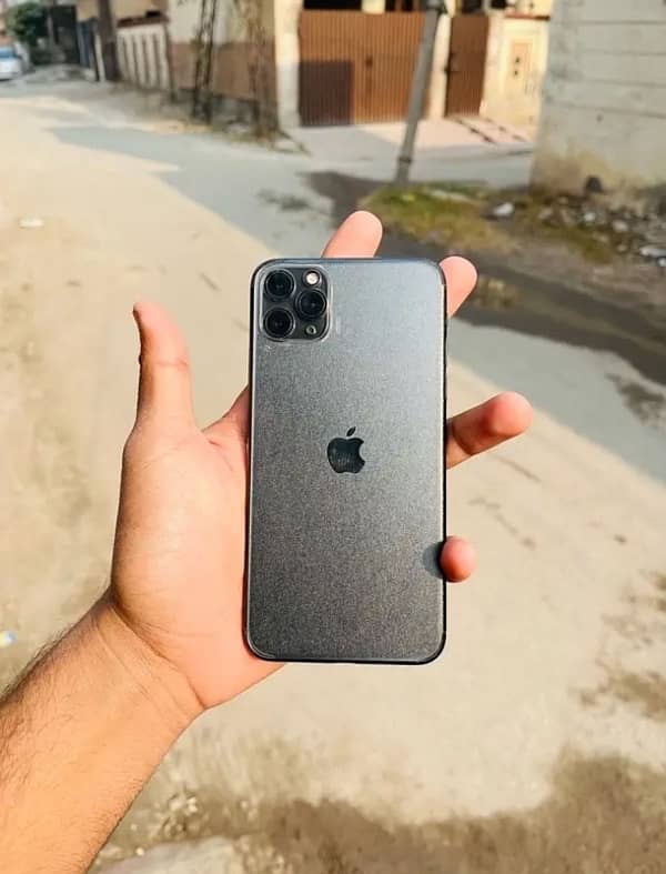 Iphone 11 pro max | space Grey| lush condition| urgent sale 0