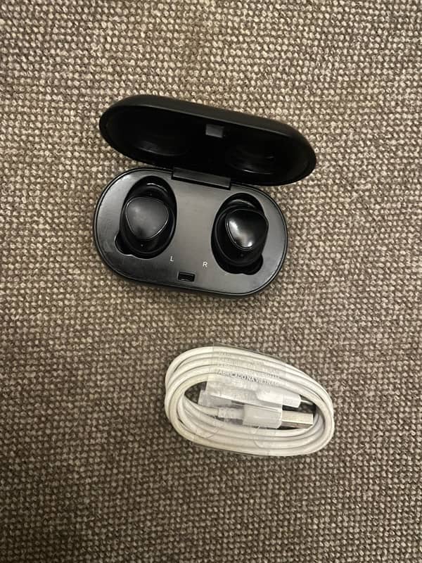 Samsung Galaxy buds  100% original hn 1