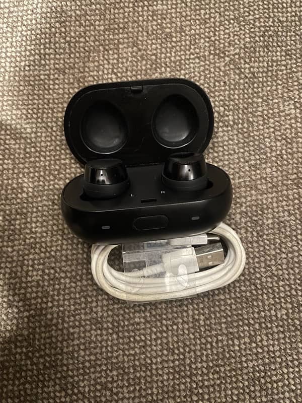 Samsung Galaxy buds  100% original hn 4