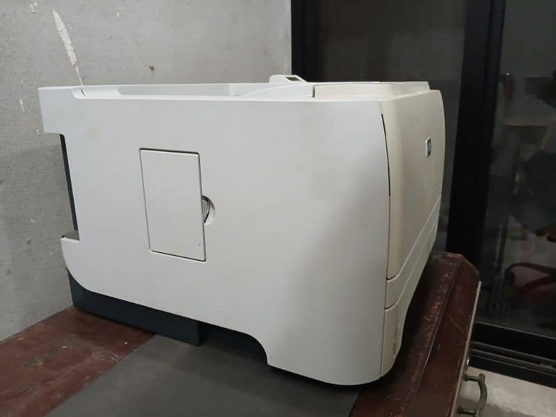 HP Laser Jet P2055d 1