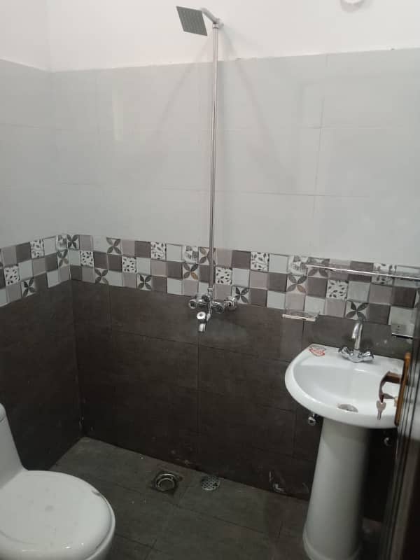 10 Marla Beautiful Upper Portion For Rent Allama Iqbal Town Lahore 13