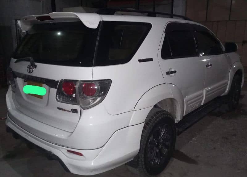 Toyota Fortuner V 2015 11