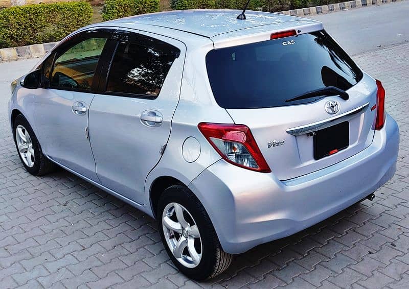 Toyota Vitz 2012 5