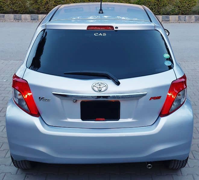 Toyota Vitz 2012 6