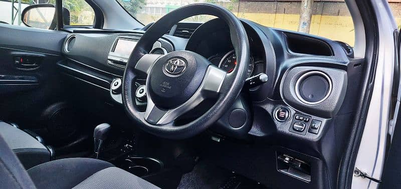 Toyota Vitz 2012 7