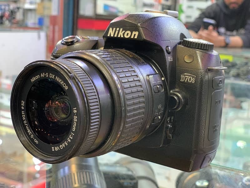 Nikon d70s with lens Contact 03212306356 1