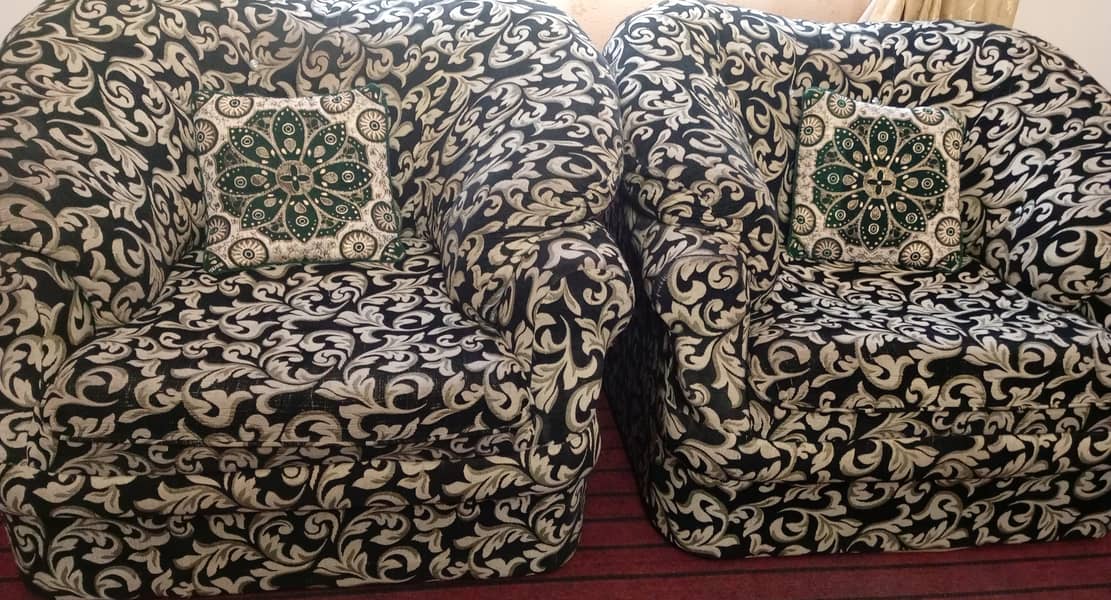 5 seater Sofa good condition 1