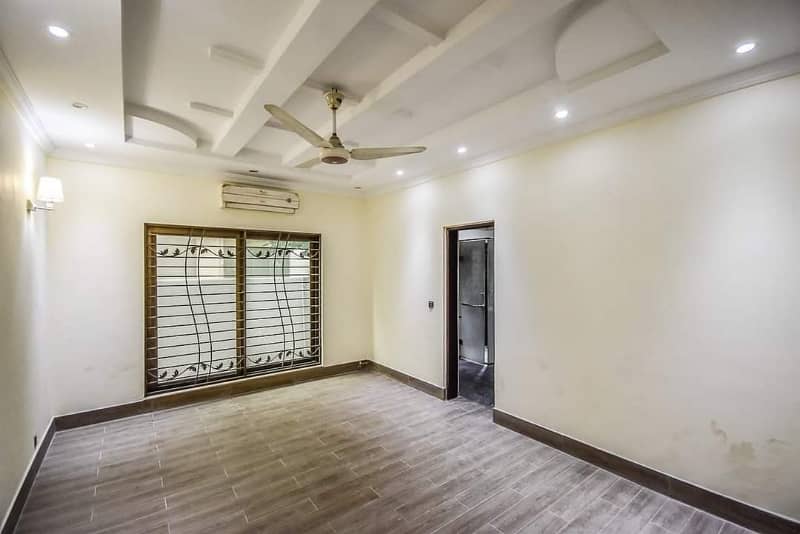 1 kanal house for sale in dha phase 4 8