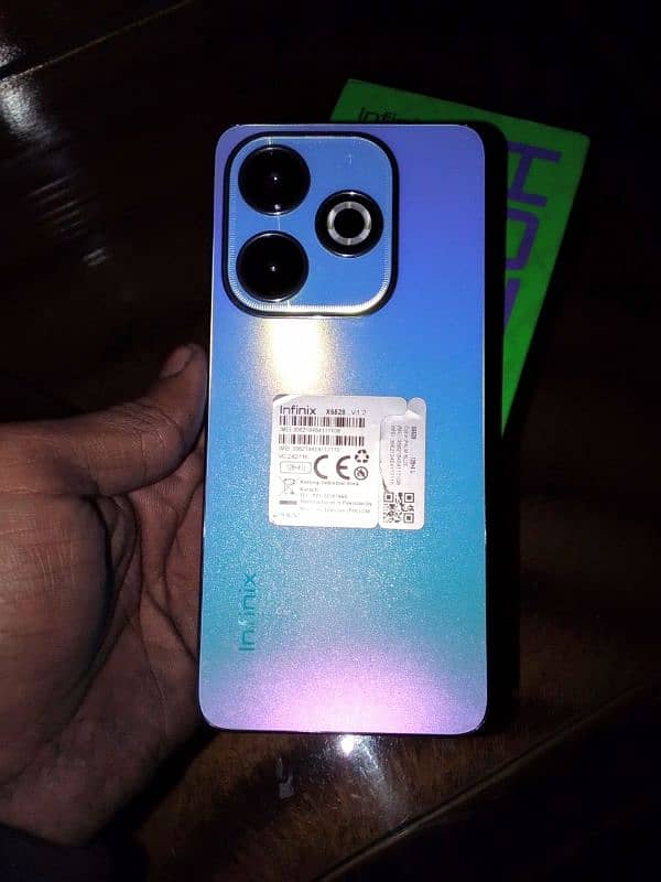 infinix hot 40i 8/128 with original box and charger original 5