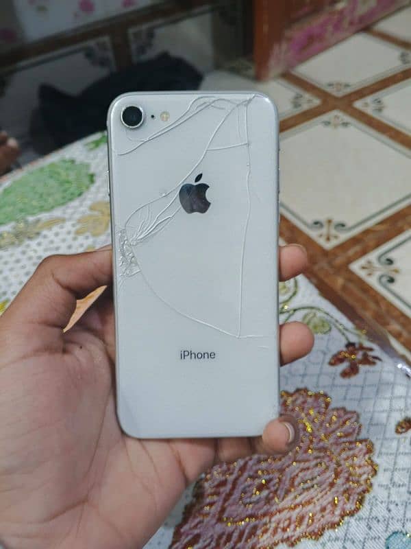 iPhone 8 bypass back glass broken 3