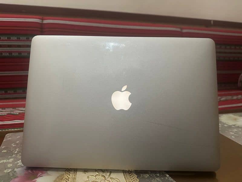 MacBook pro 2015 15.4 inch display 5