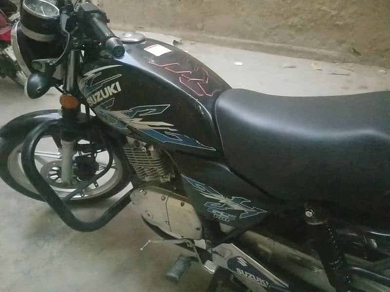 suzuki GS Se 150 model 2021 7