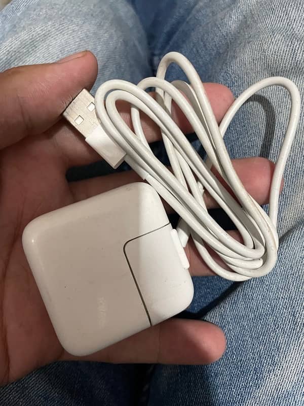 Apple ipad mini 5 ka 100% original box pulled charger hy 0