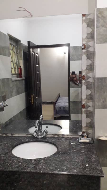 10 Marla Beautiful Lower Portion For Rent Allama Iqbal Town Lahore 24