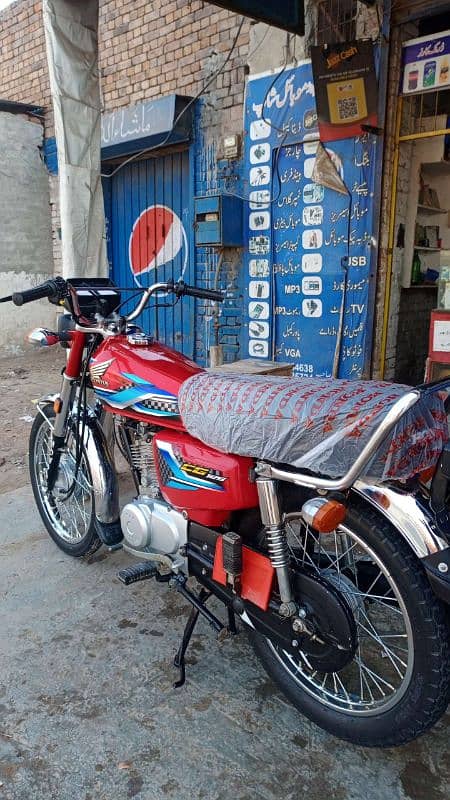 Honda 125 24 model brand new condition open later 03446464638 14