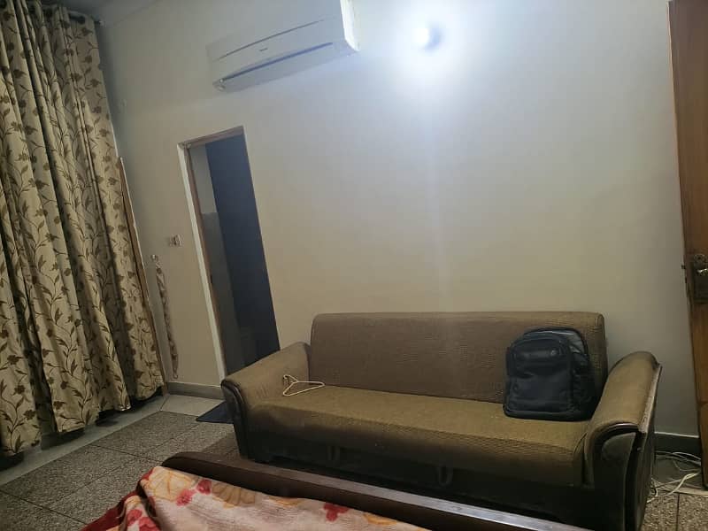 10 marla beautiful upper portion for rent allama iqbal town lahore 10