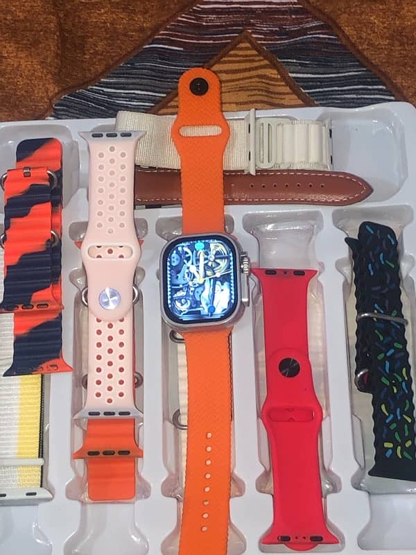 Smart watch with 10 straps and charger and box 4