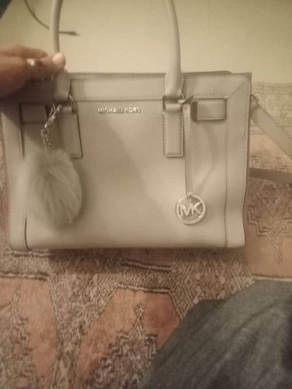 hand bag just like brand new 6