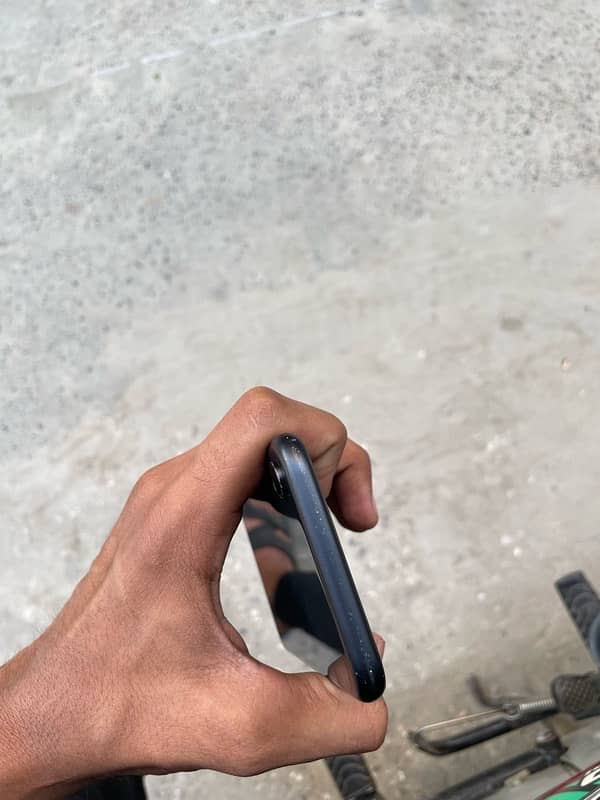 I phone Xr 64gb Factory unlock 7