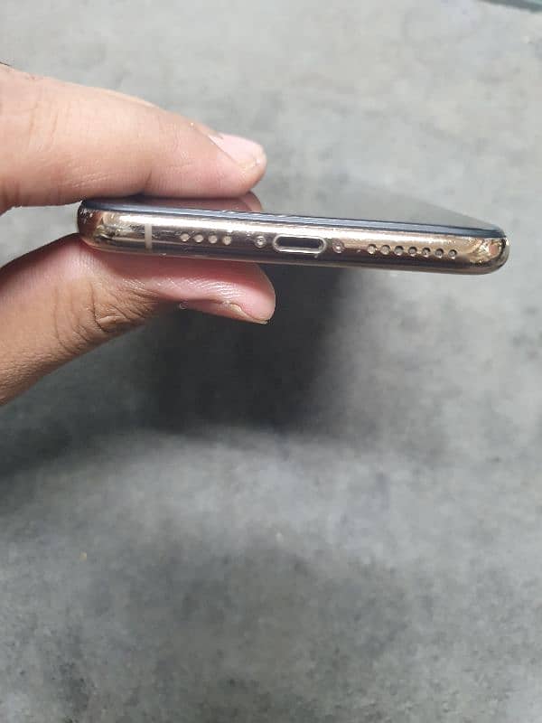 iphone xs max 64gb dual sim PTA 9/10 condition 3