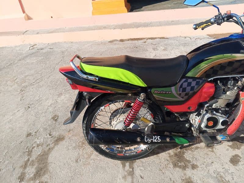 Honda delexe 125  exchange possible with ybr / cb 125other well be pay 1