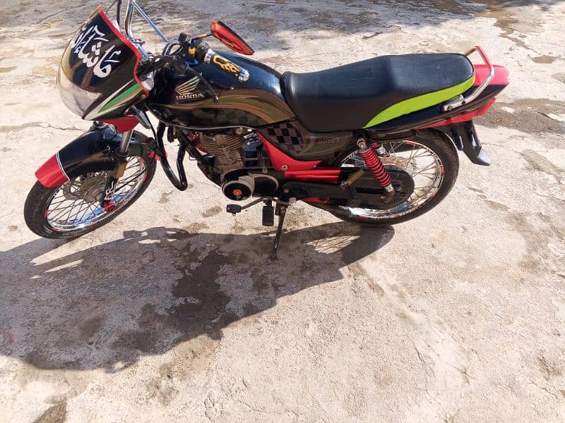 Honda delexe 125  exchange possible with ybr / cb 125other well be pay 3