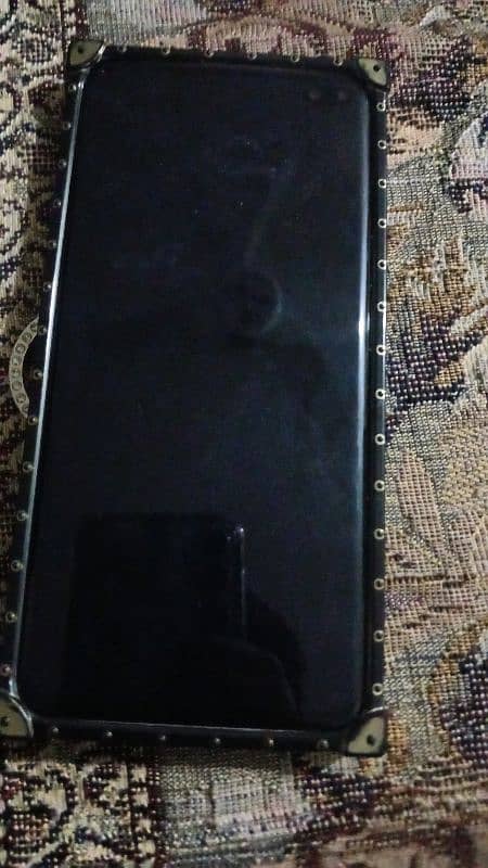 Samsung  s10puls 4