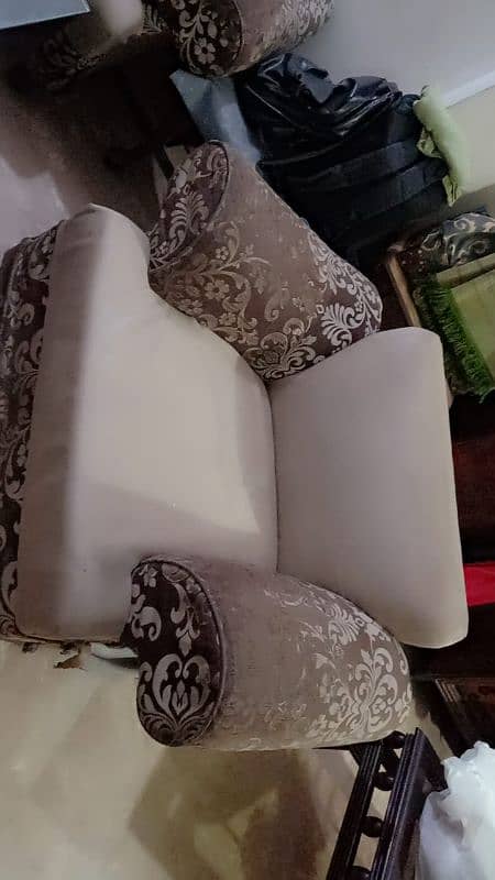 Sofa set in low price 25000 3