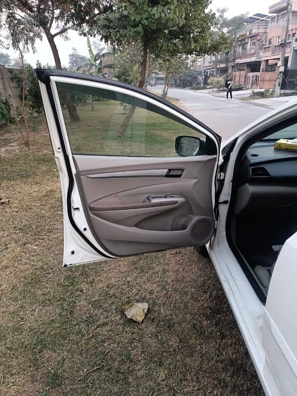 Honda City IVTEC 2019 Model 1.3 bumper to bumper original first owner 6