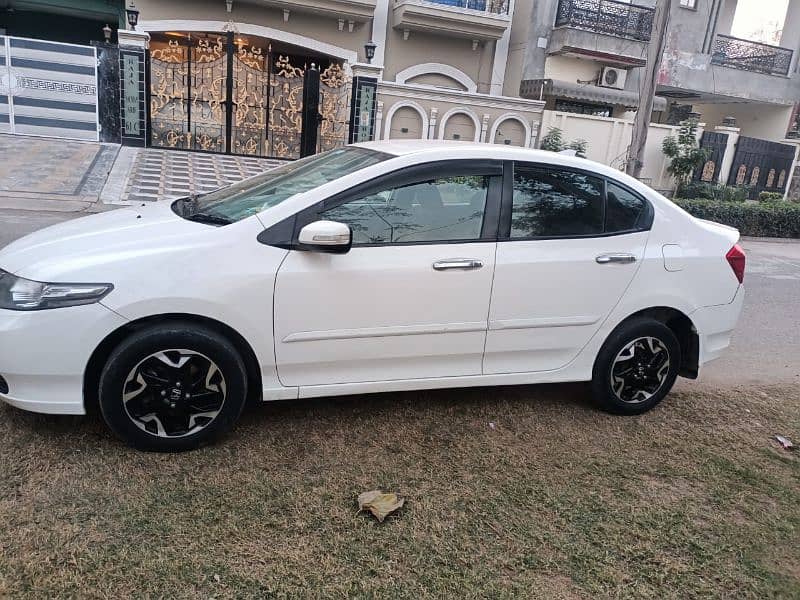 Honda City IVTEC 2019 Model 1.3 bumper to bumper original first owner 19