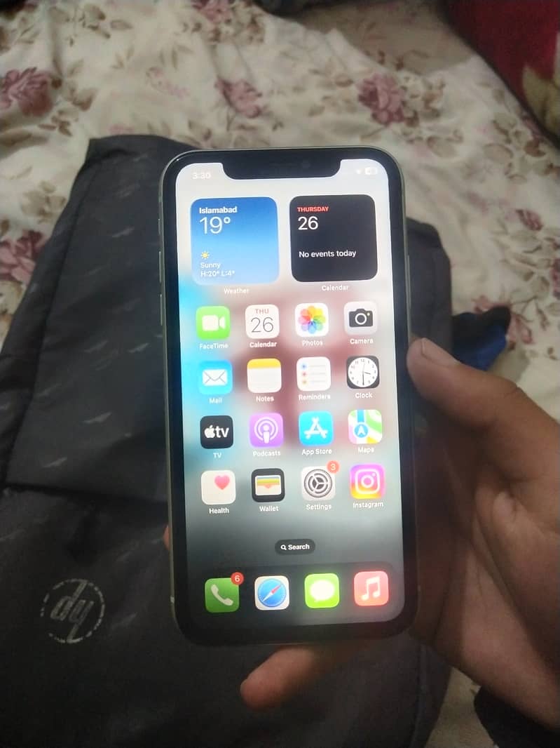 Apple iPhone 11 128 gb in best condition 3