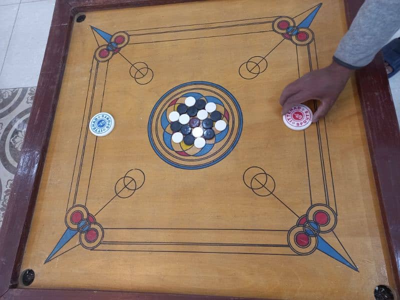 carrom board with table 4