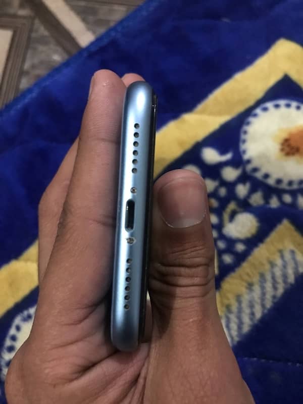 iPhone XR pta approved 5