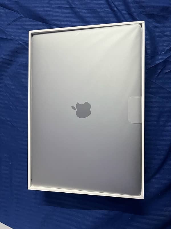 Non active Macbook Air M1 13” Space grey 256/8 1