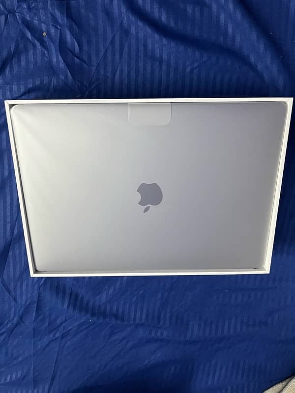 Non active Macbook Air M1 13” Space grey 256/8 3