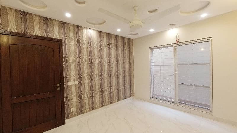 10 Marla Luxurious House for Sale in Phase 5, DHA Lahore 18